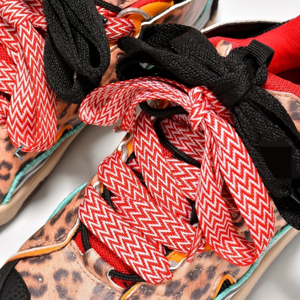 Sneakers - Picture 6 of 6